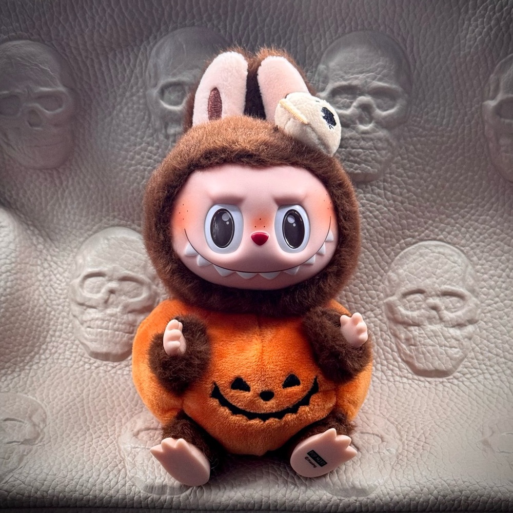 Pop Mart Halloween Pumpkin Vinyl Plush Pendant -
This guaranteed authentic